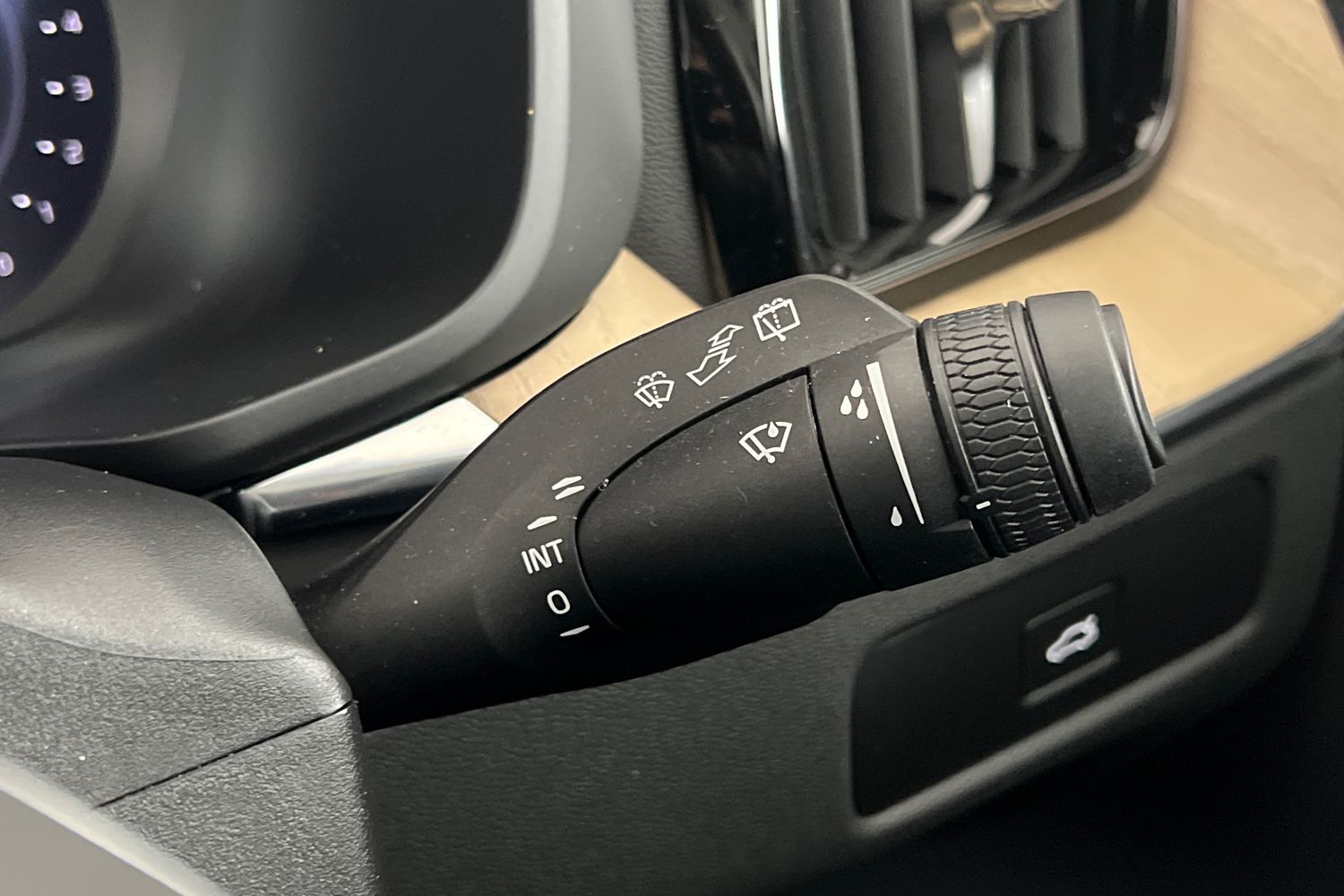 Used Volvo XC60 2025 for sale - 76544589: Photo 33