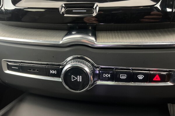 Used Volvo XC60 2023 for sale - 75439849: Photo 14