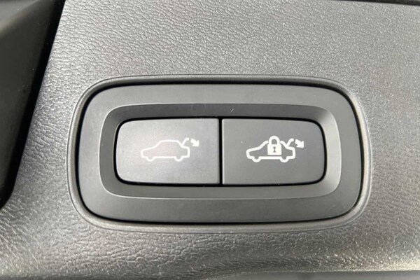 Used Volvo XC60 2023 for sale - 75439849: Photo 23