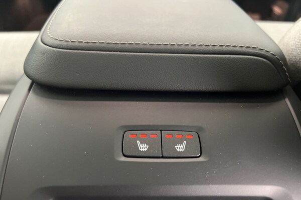 Used Volvo XC60 2023 for sale - 75439849: Photo 28