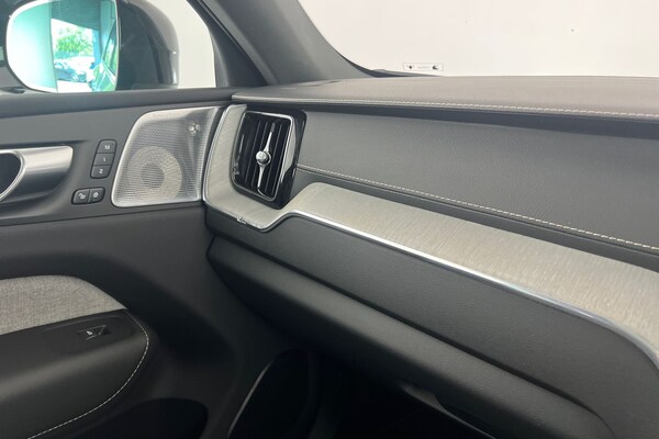 Used Volvo XC60 2023 for sale - 75439849: Photo 36