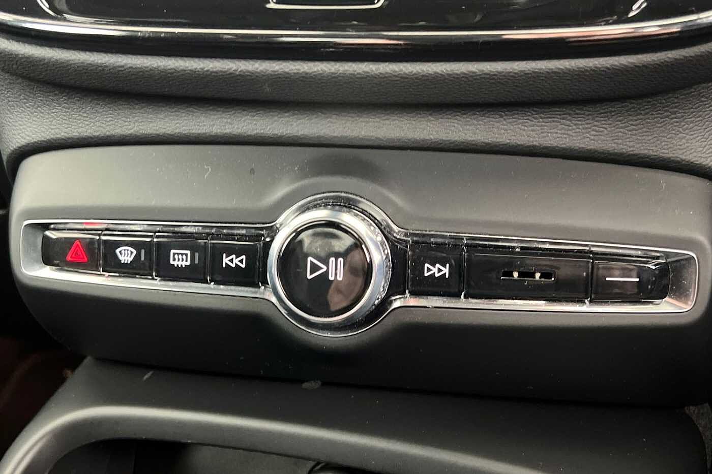 Used Volvo XC40 2023 for sale - 77035855: Photo 14