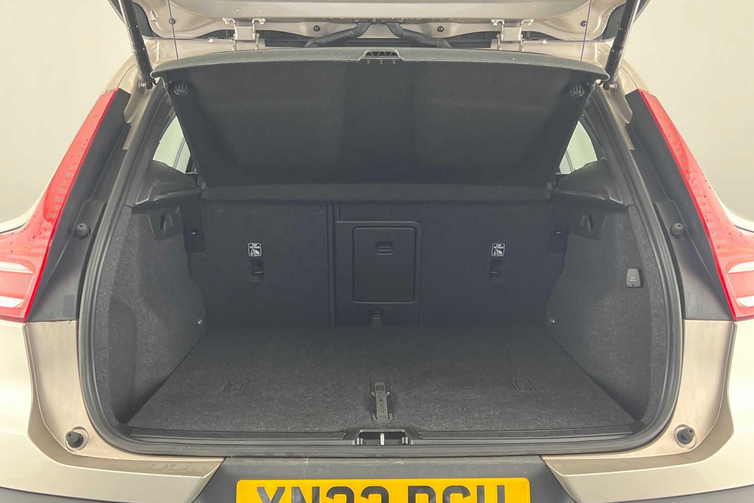 Used Volvo XC40 2023 for sale - 77035855: Photo 8