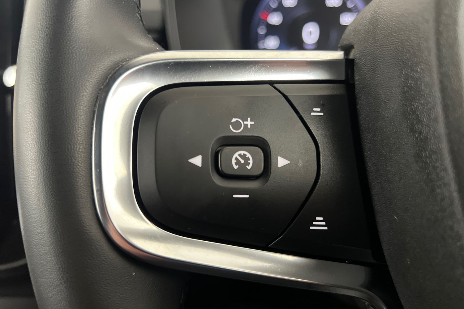 Used Volvo XC40 2022 for sale - 76234166: Photo 11