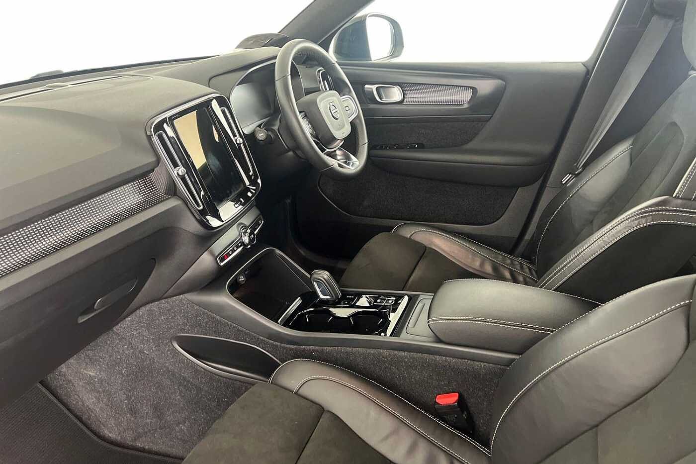 Used Volvo XC40 2022 for sale - 76234166: Photo 2