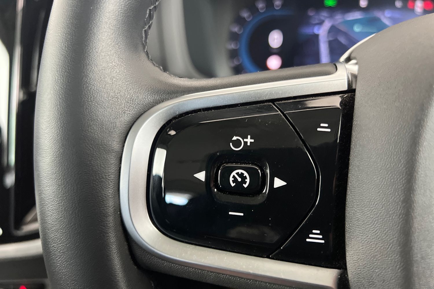 Used Volvo V60 2025 for sale - 76630246: Photo 11