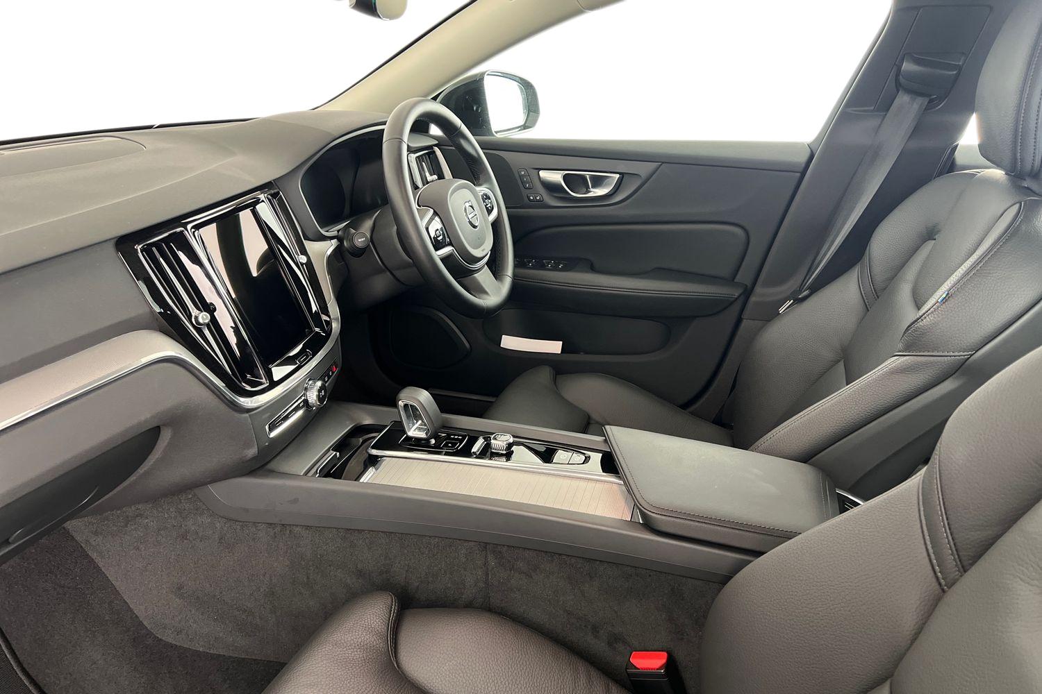 Used Volvo V60 2025 for sale - 76630246: Photo 2