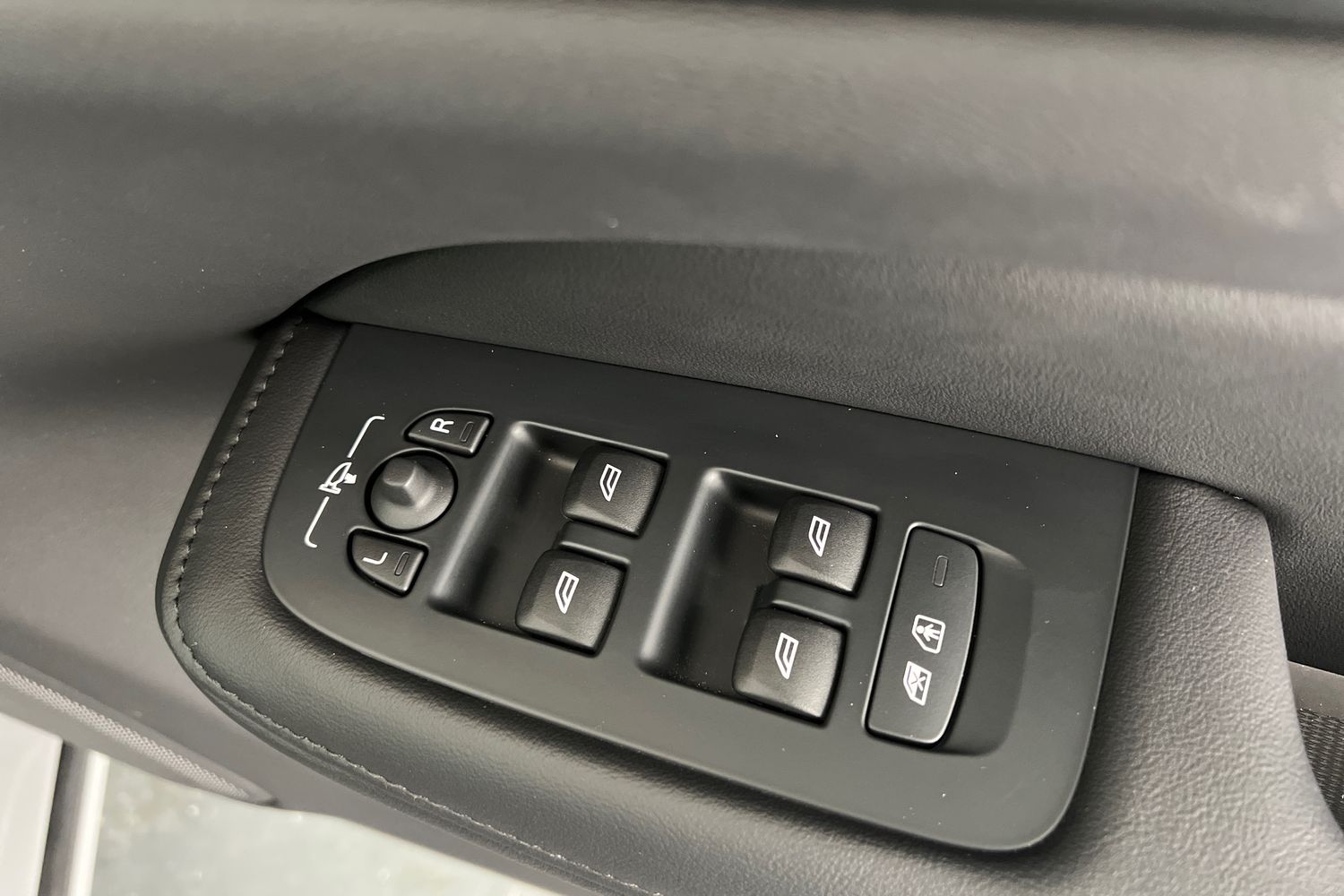 Used Volvo V60 2025 for sale - 76630246: Photo 29