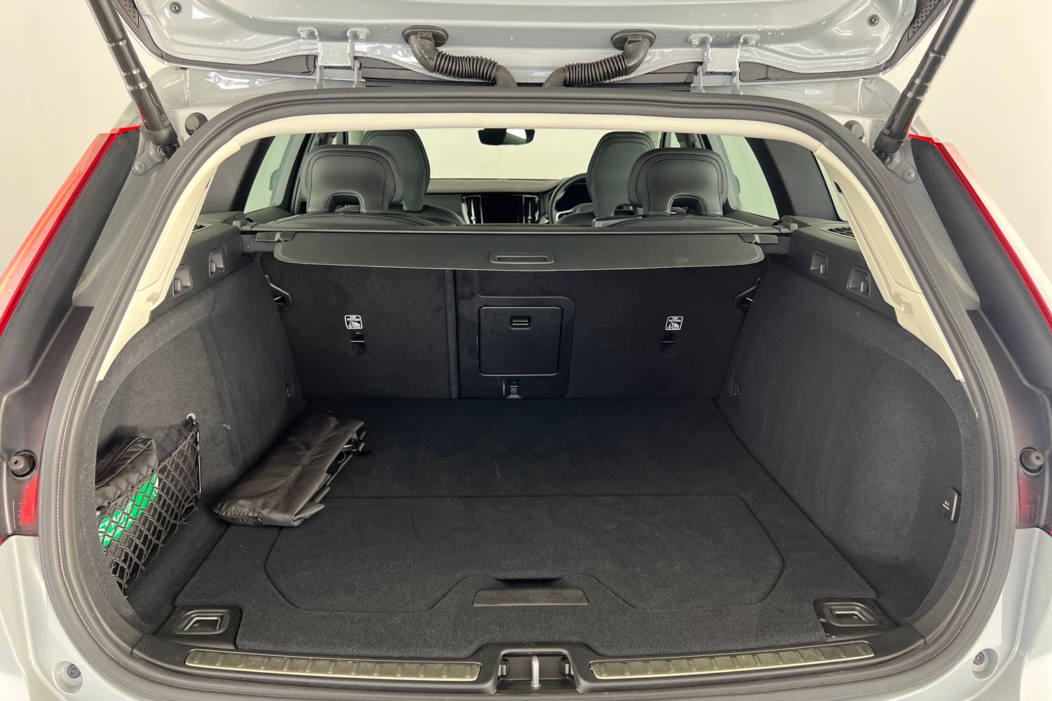 Used Volvo V60 2025 for sale - 76630246: Photo 8