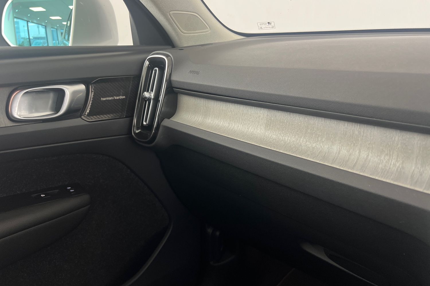 Used Volvo XC40 2018 for sale - 76079033: Photo 33