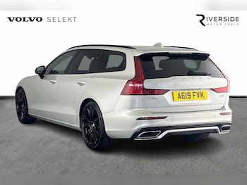 Used Volvo V60 2019 for sale - 76130541: Photo