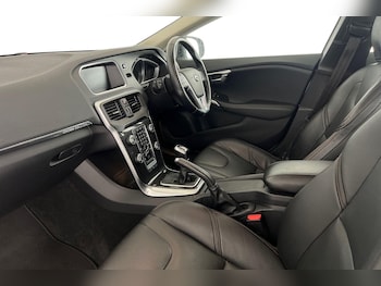 Used Volvo V40 2018 for sale - 78724558: Photo