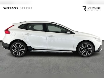 Used Volvo V40 2018 for sale - 78724558: Photo
