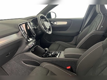Used Volvo XC40 2026 for sale - 79458711: Photo