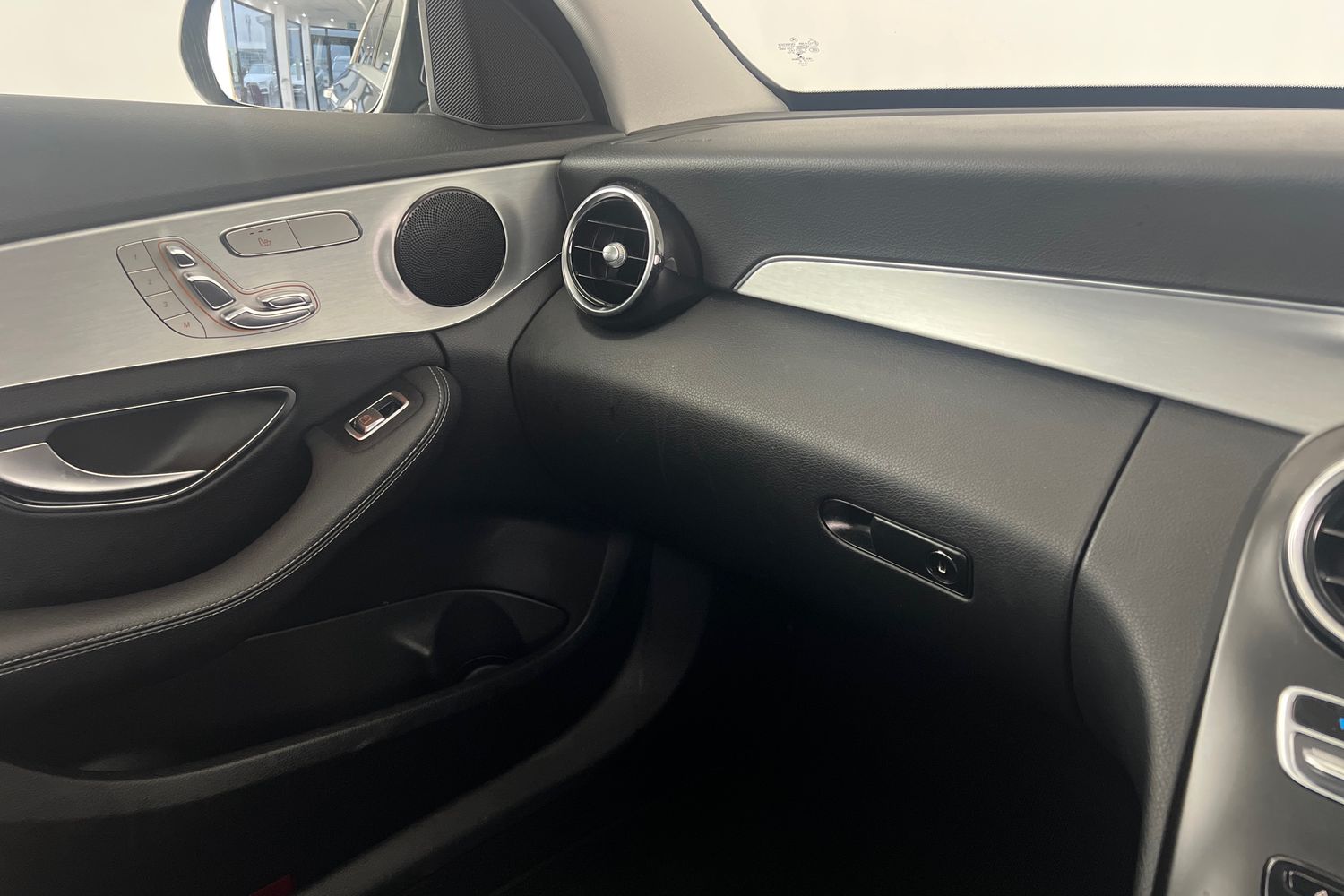 Used Mercedes-Benz C Class 2016 for sale - 76847138: Photo 35