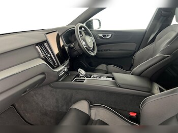 Used Volvo XC60 2025 for sale - 77965274: Photo