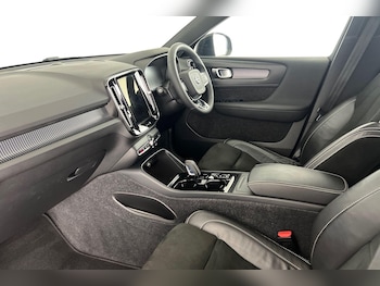 Used Volvo XC40 2021 for sale - 76796332: Photo