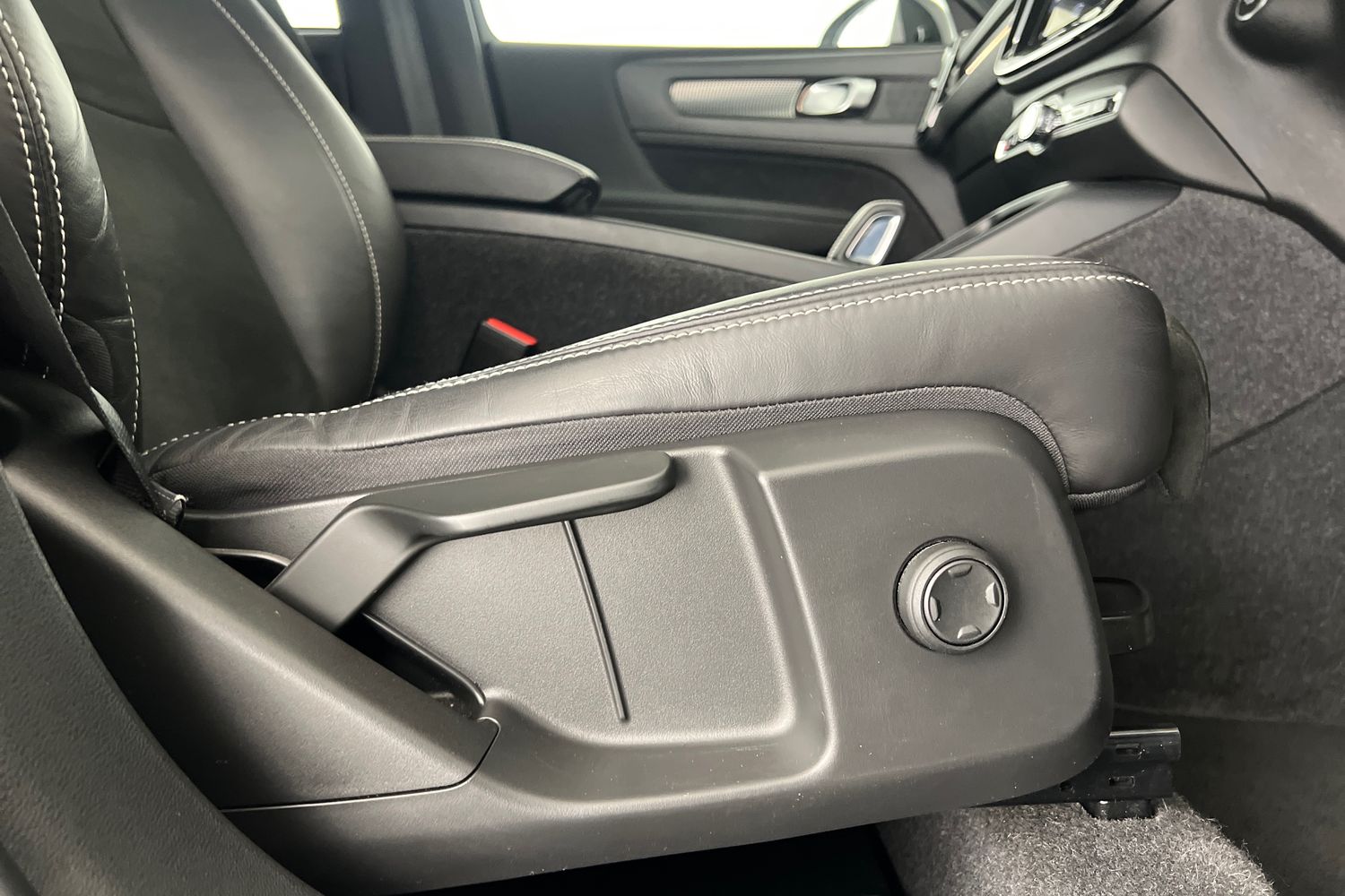 Used Volvo XC40 2021 for sale - 76796332: Photo 30