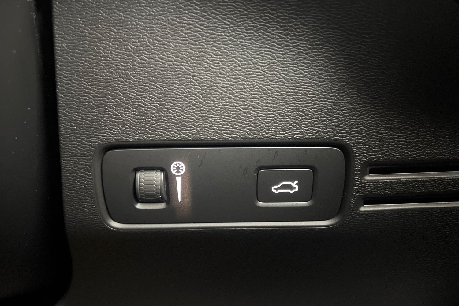 Used Volvo XC40 2021 for sale - 76796332: Photo 36