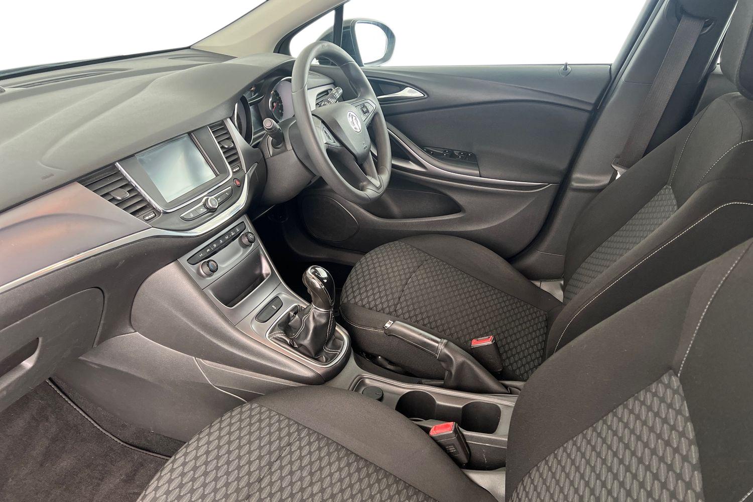 Used Vauxhall Astra 2016 for sale - 77019878: Photo 2