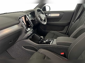 Used Volvo XC40 2026 for sale - 79445995: Photo