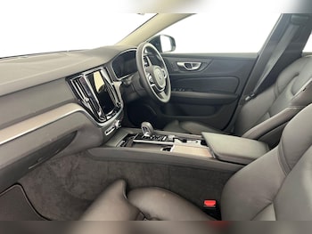 Used Volvo V60 2025 for sale - 77965276: Photo