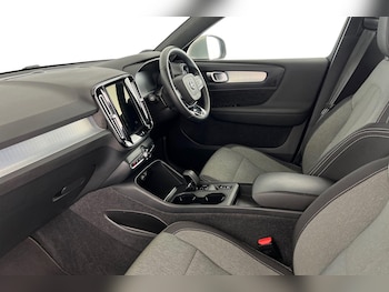 Used Volvo XC40 2022 for sale - 79354944: Photo
