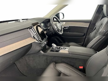 Used Volvo XC90 2025 for sale - 77732520: Photo