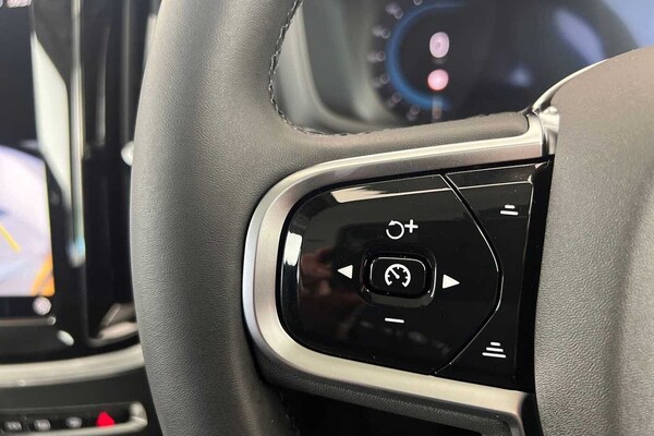 Used Volvo V60 2025 for sale - 75439767: Photo 11
