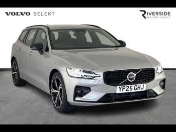 2025 - Plus, B4 Mild hybrid, Petrol, Dark 5-Door