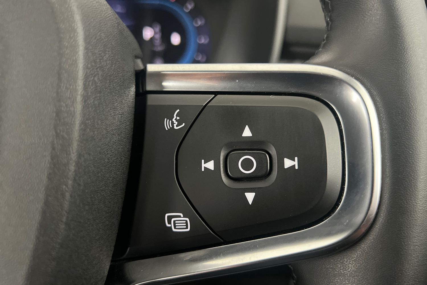 Used Volvo XC40 2023 for sale - 76195985: Photo 12