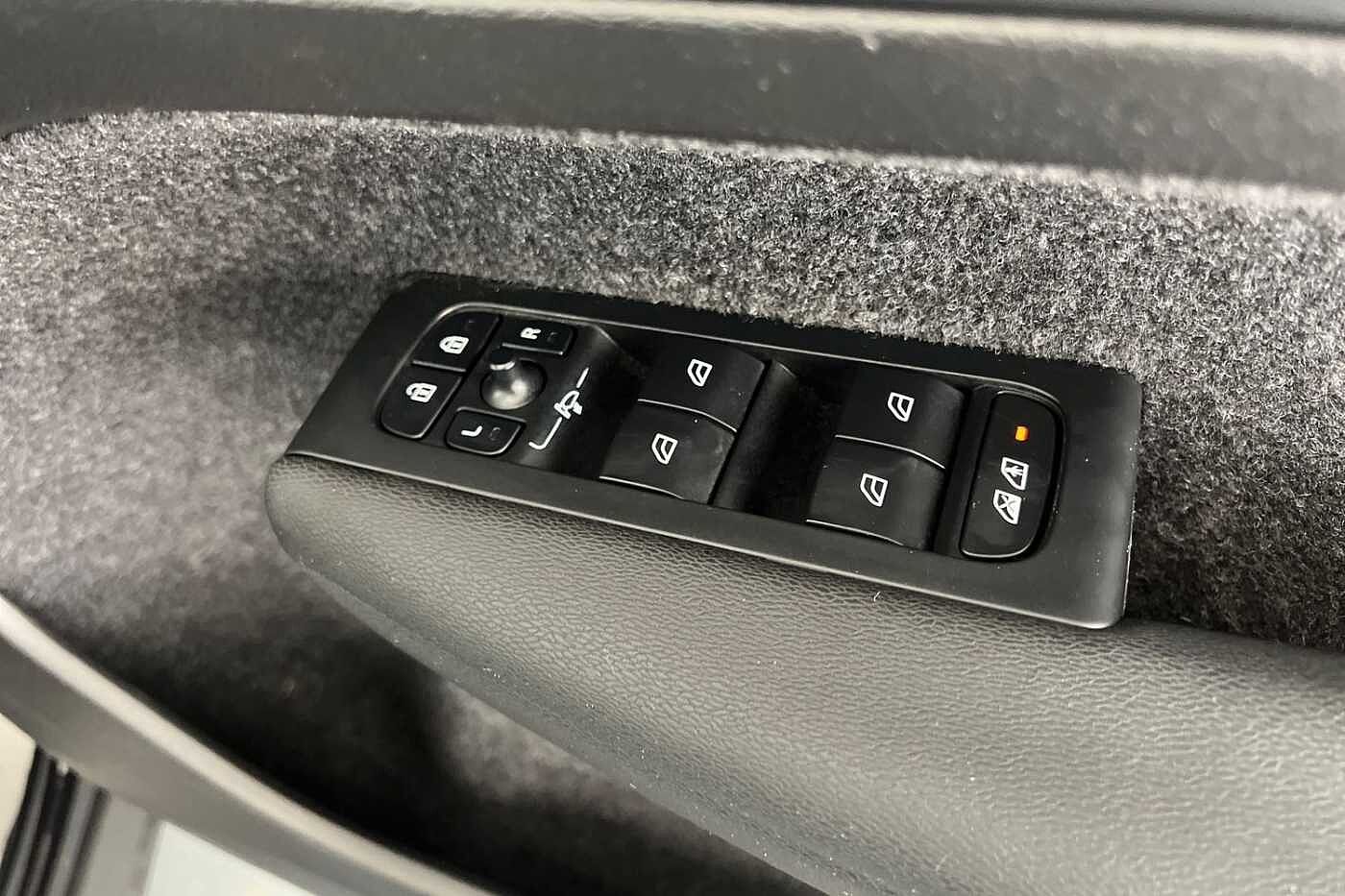 Used Volvo XC40 2023 for sale - 76195985: Photo 29