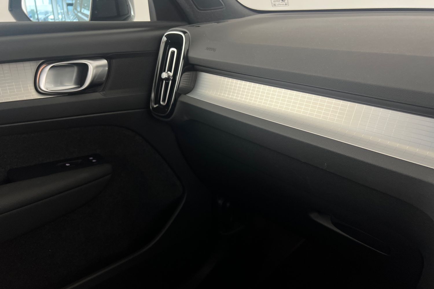 Used Volvo XC40 2023 for sale - 76195985: Photo 33