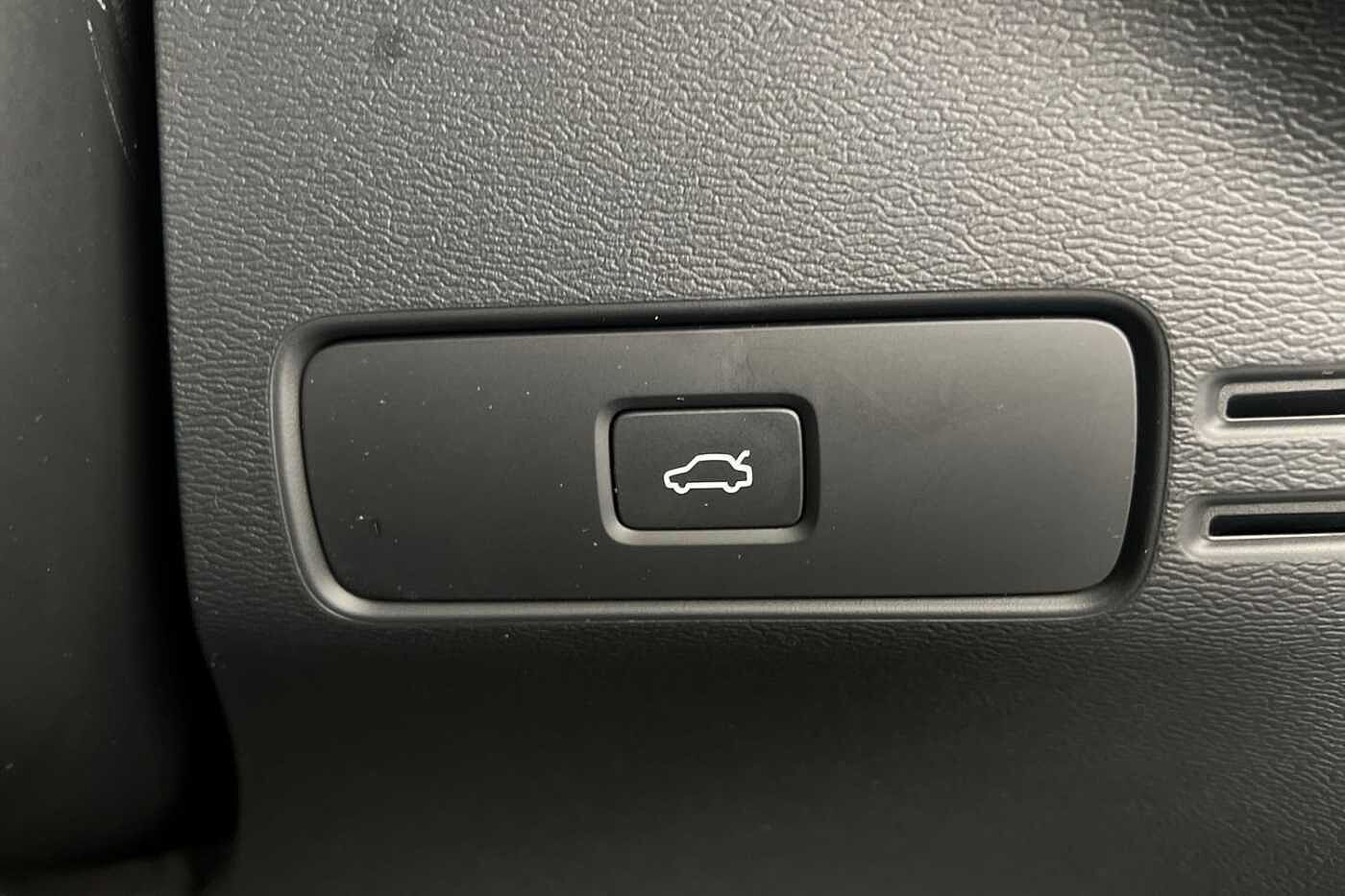 Used Volvo XC40 2023 for sale - 76195985: Photo 38