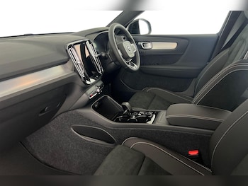 Used Volvo XC40 2026 for sale - 79458707: Photo