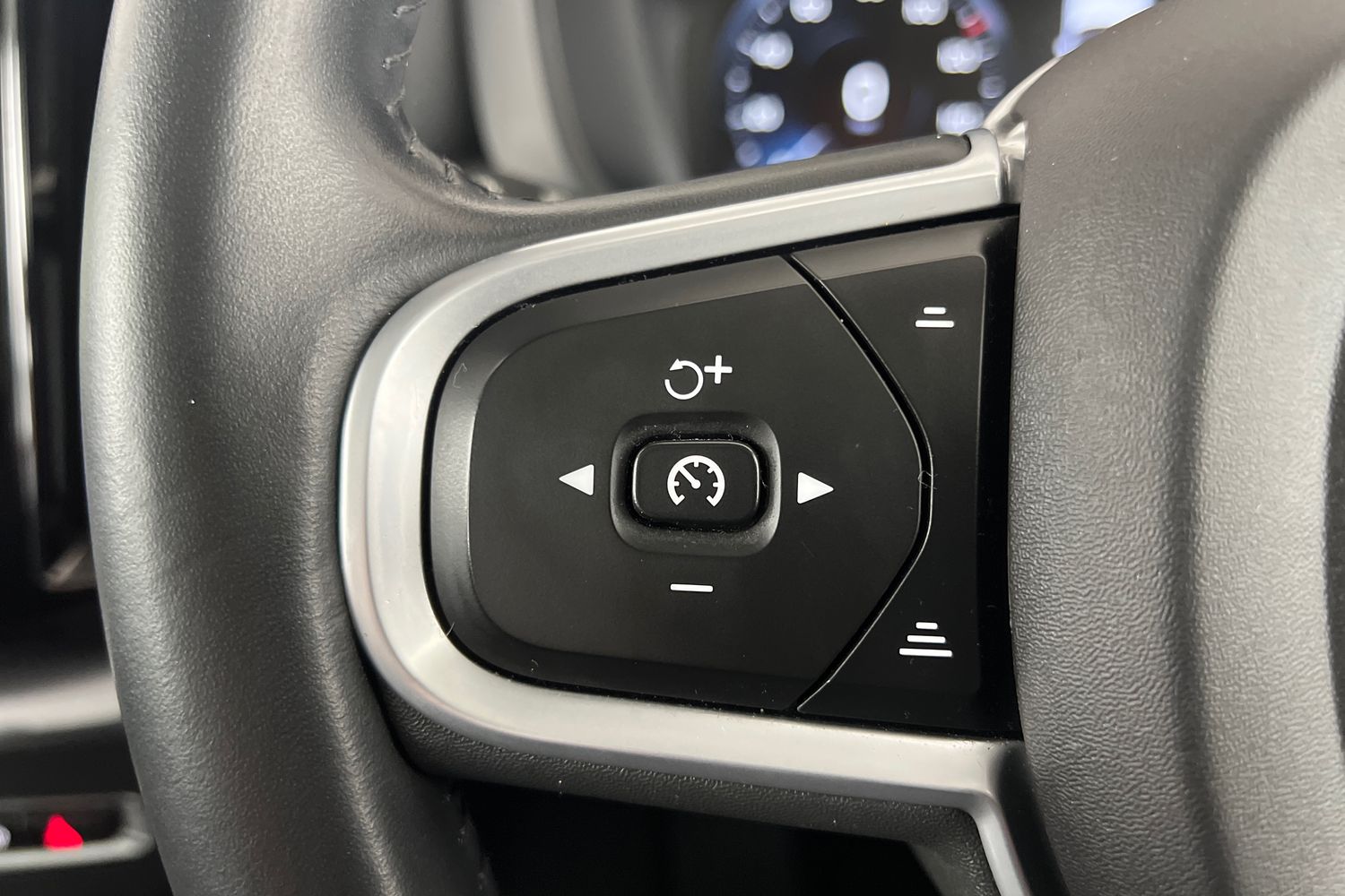 Used Volvo XC60 2021 for sale - 76796355: Photo 11