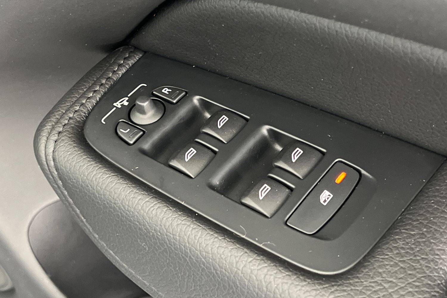 Used Volvo XC60 2021 for sale - 76796355: Photo 28