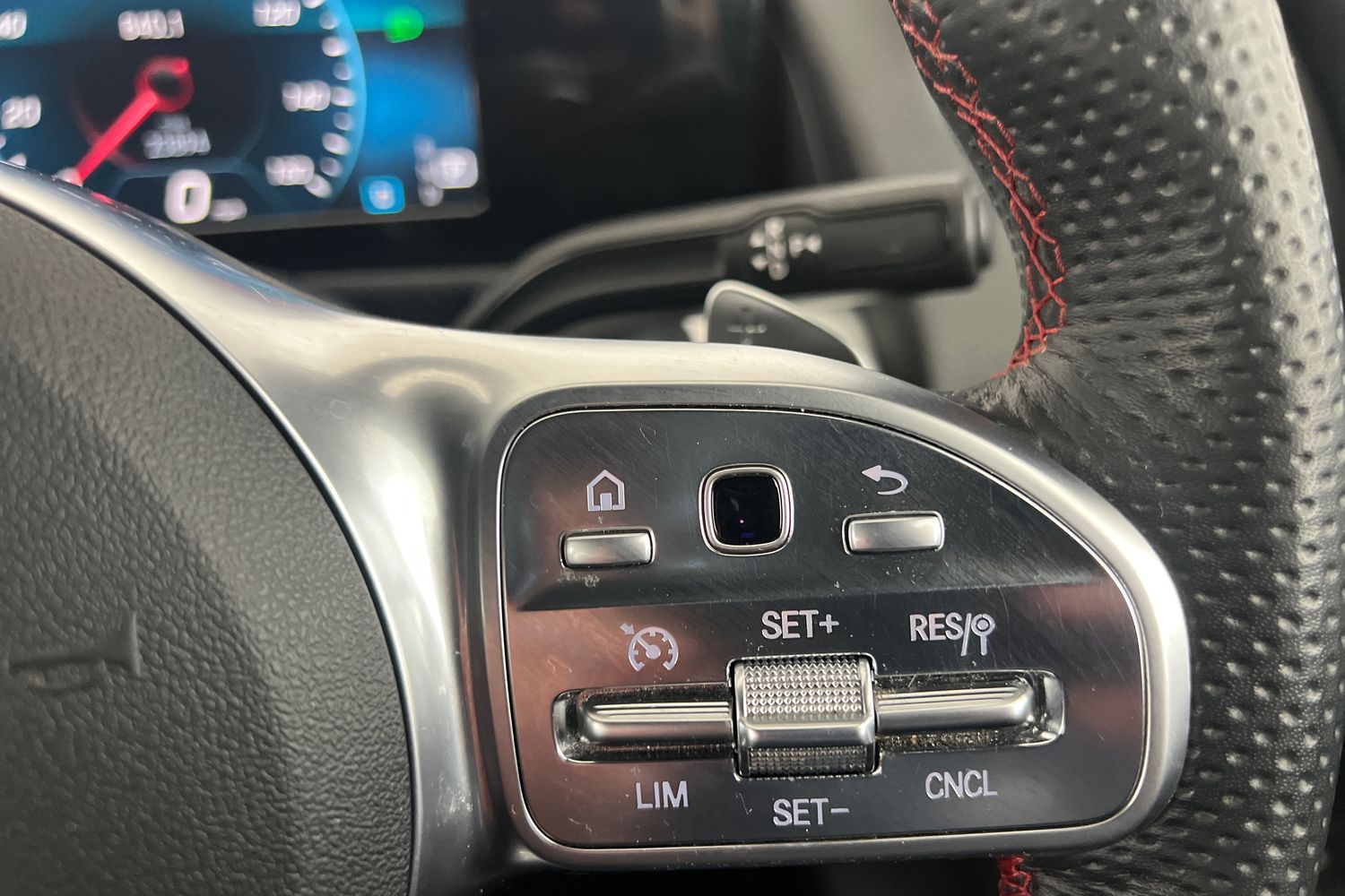 Used Mercedes-Benz GLB 2023 for sale - 76640297: Photo 13