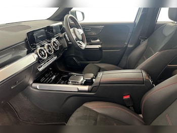 Used Mercedes-Benz GLB 2023 for sale - 76640297: Photo