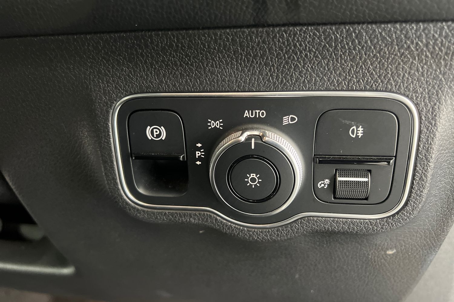 Used Mercedes-Benz GLB 2023 for sale - 76640297: Photo 32