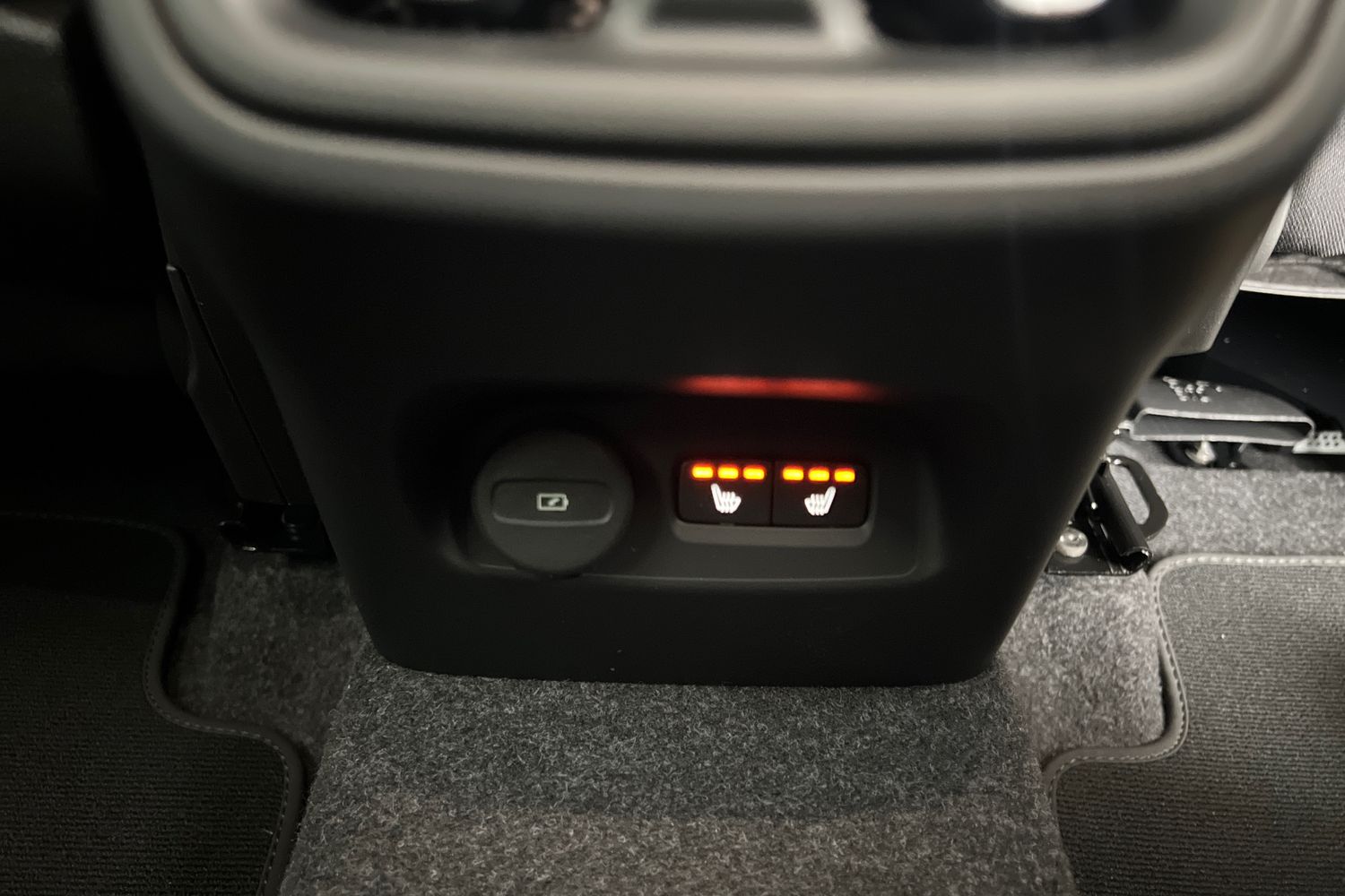 Used Volvo XC40 2025 for sale - 77035868: Photo 28