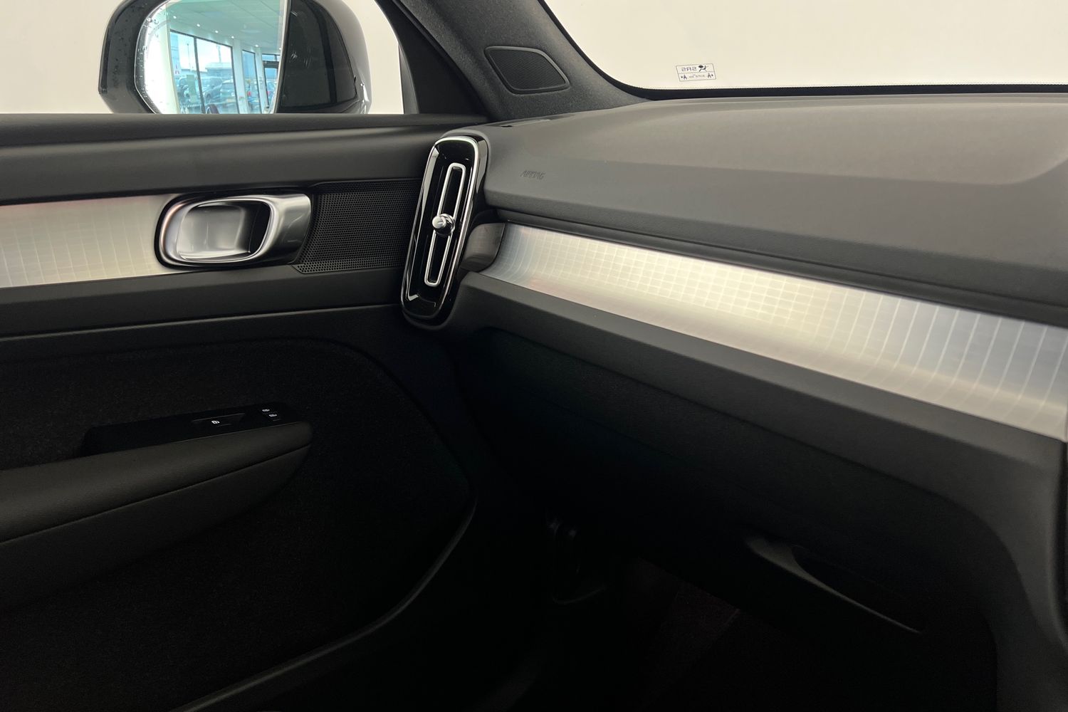 Used Volvo XC40 2025 for sale - 77035868: Photo 34