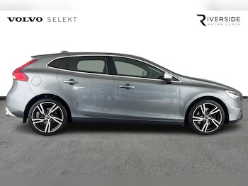 Used Volvo V40 2019 for sale - 76780291: Photo