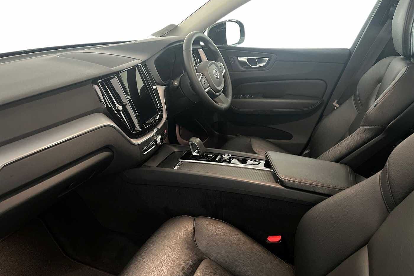Used Volvo XC60 2022 for sale - 76130408: Photo 2