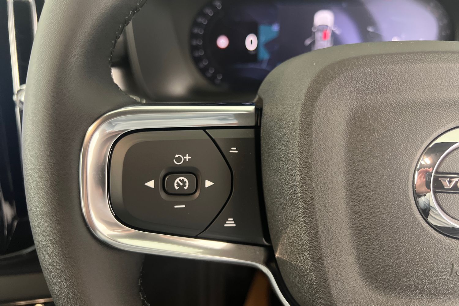 Used Volvo XC40 2025 for sale - 76614941: Photo 11