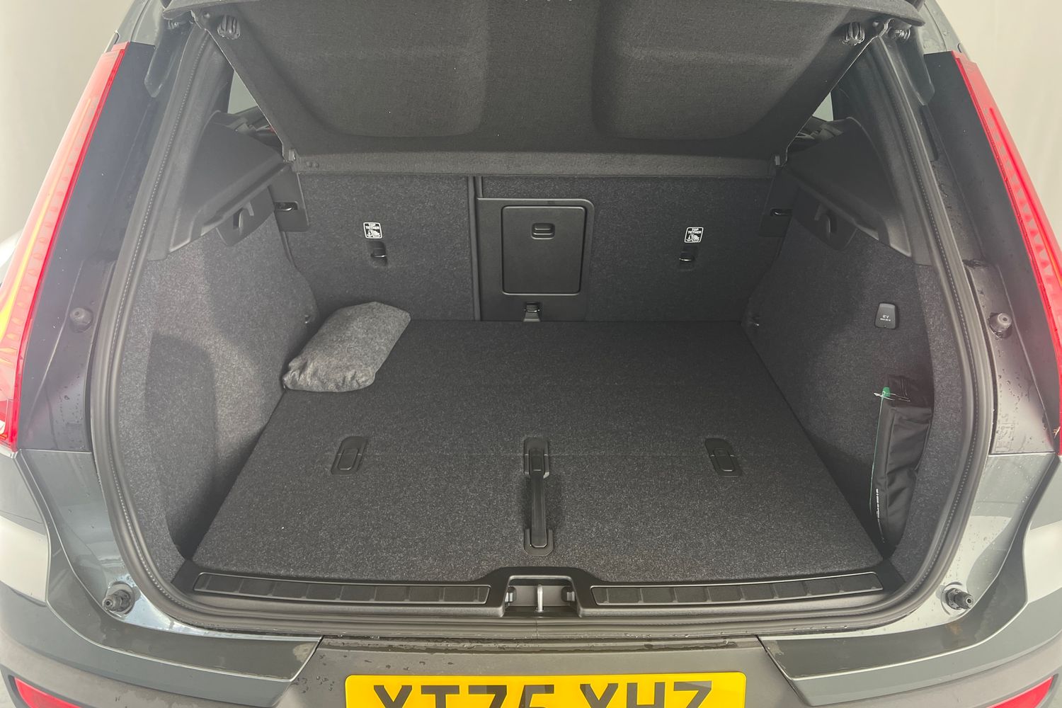 Used Volvo XC40 2025 for sale - 76614941: Photo 26