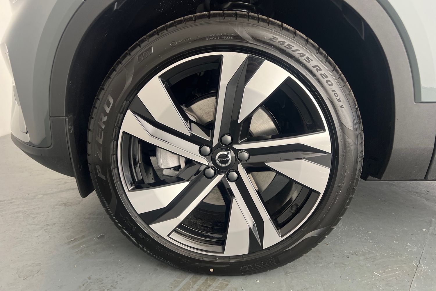 Used Volvo XC40 2025 for sale - 76614941: Photo 5