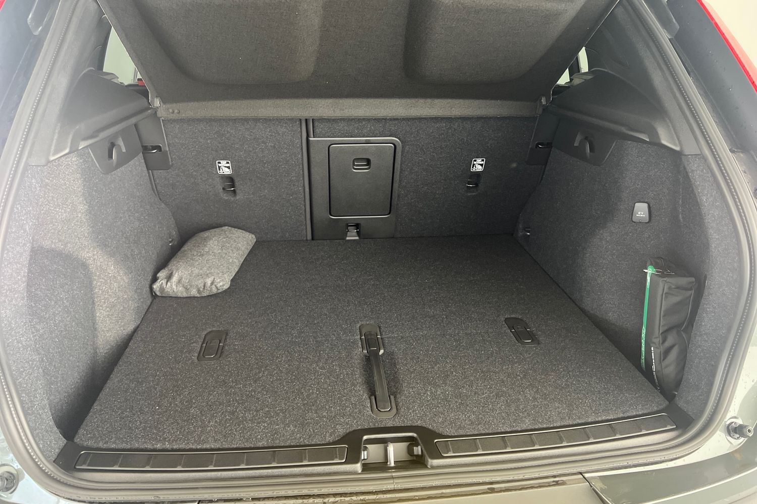 Used Volvo XC40 2025 for sale - 76614941: Photo 8