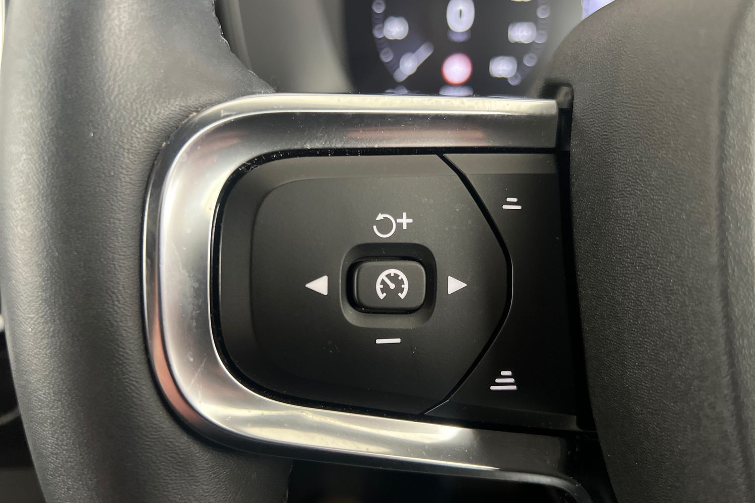 Used Volvo XC40 2022 for sale - 76780292: Photo 11