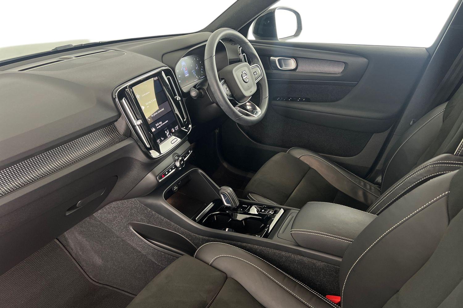 Used Volvo XC40 2022 for sale - 76780292: Photo 2